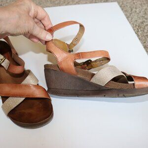 Women's Miz Mooz Strapped and Heeled Sandal Wedge Size 40 (9-9.5)